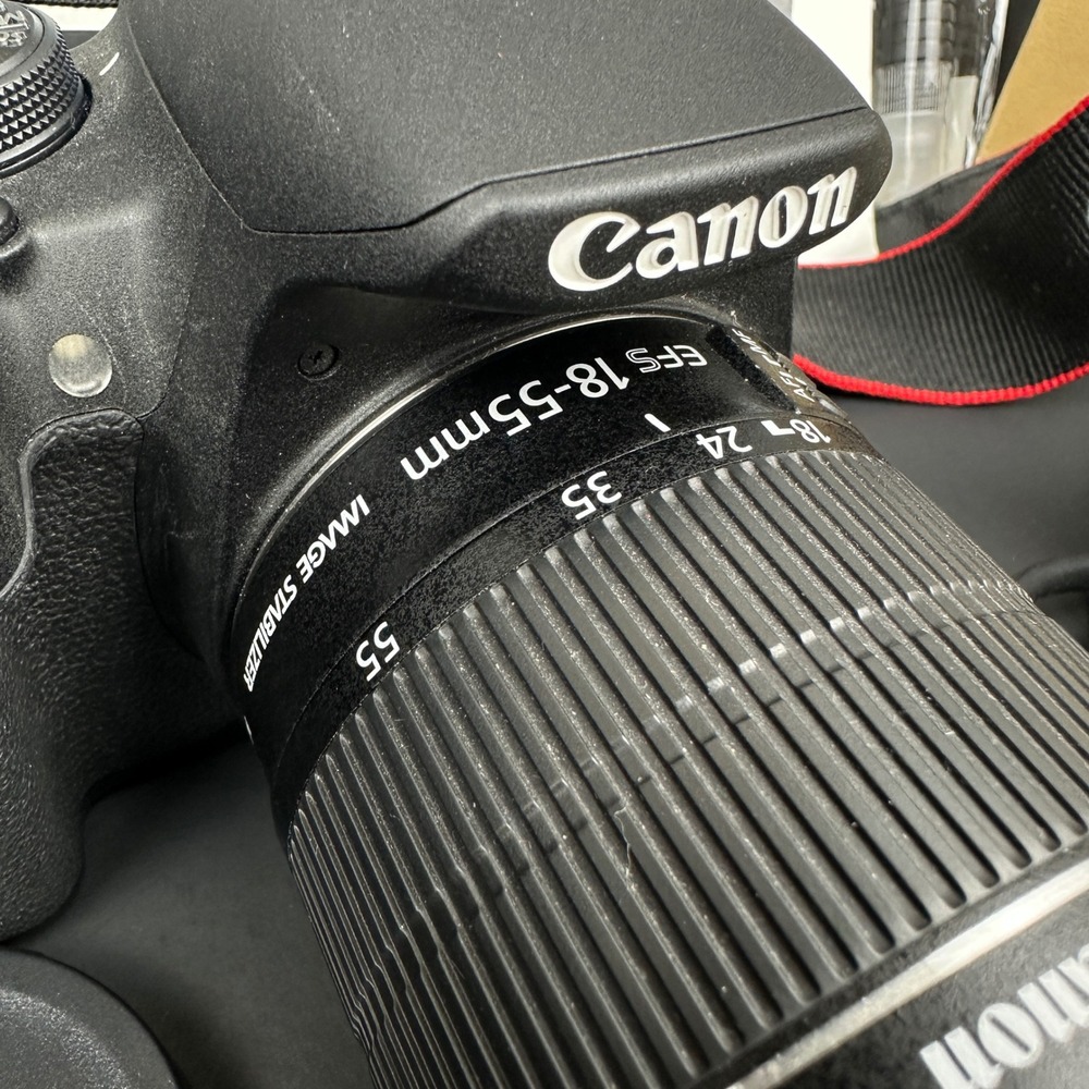 Canon EOS Rebel T5i DSLR Camera Bundle with 18-55mm STM Lens OEM Bag and Charger - Picture 4 of 7